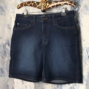 NWOT Lee Riders midrise shorts jeans denim dark wash stretch 12M